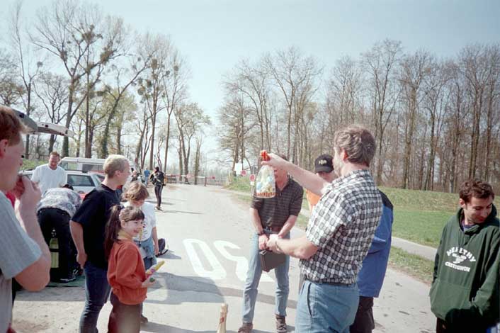 Osterhasi Gerhard bei der Siegerehrung